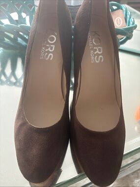 Michael Kors Chocolate Brown real Suede Wedge Pumps New without Box
